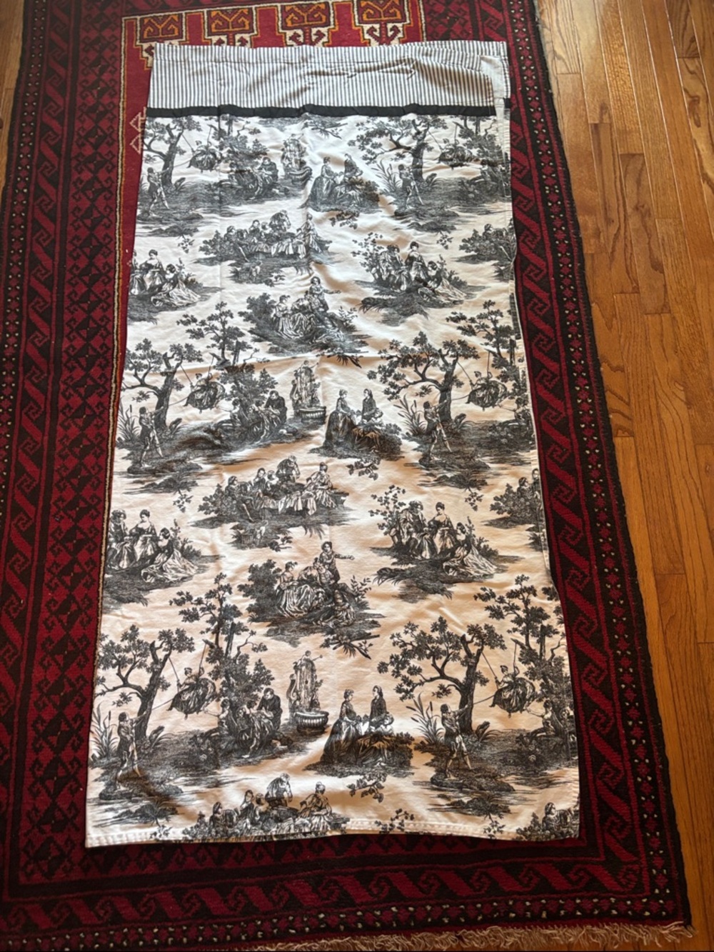 Waverly Black and White Toile Shower Curstain